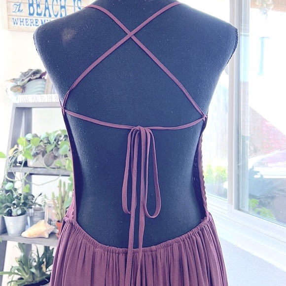 Burgundy backless maxi dress - Picture 2 of 8